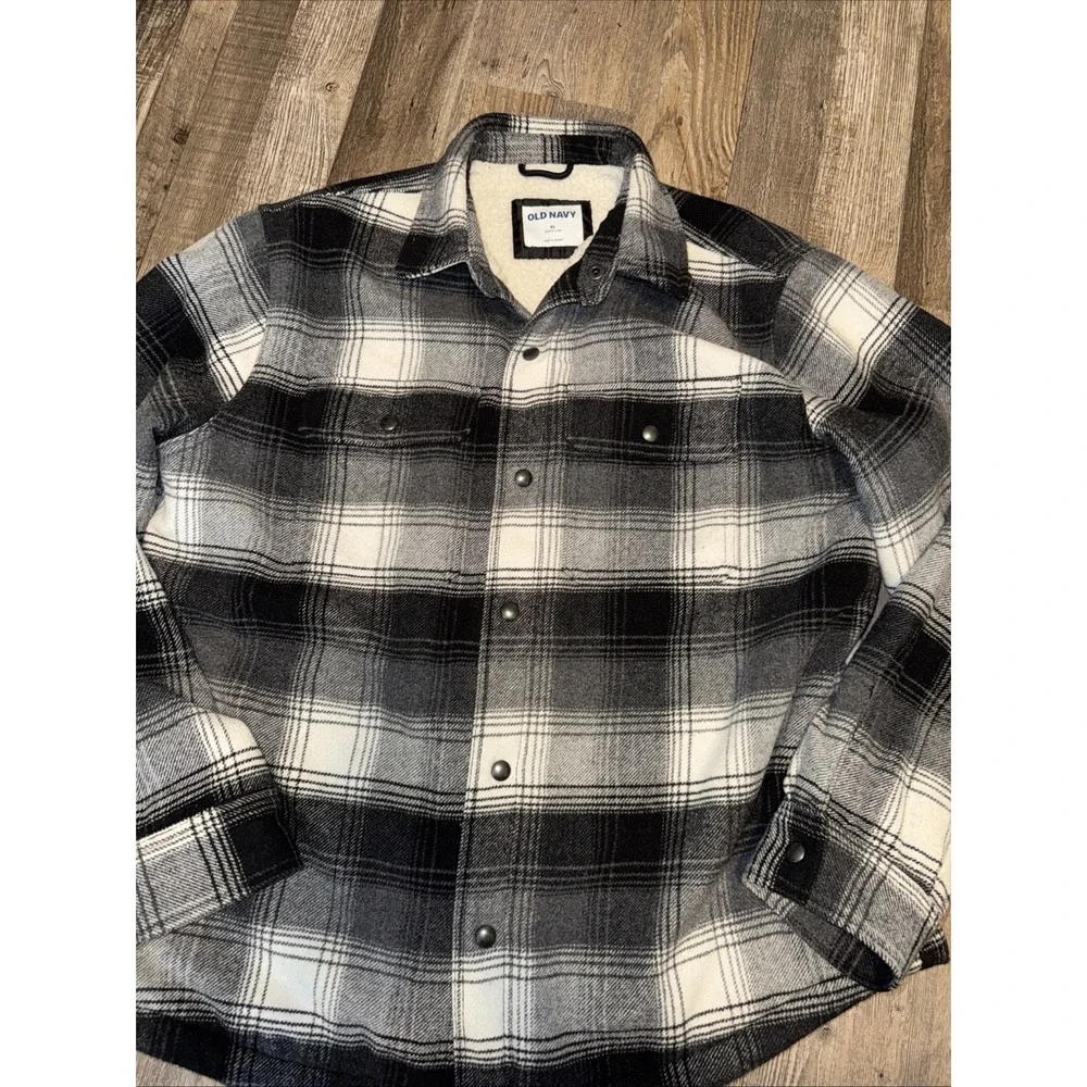 Old Navy Shirt Jacket Mens XL Black White Buffalo Plaid Wool Sherpa Lined - Picture 2 of 6